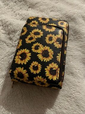 Sunflower Print Zip Wallet - Black & Yellow